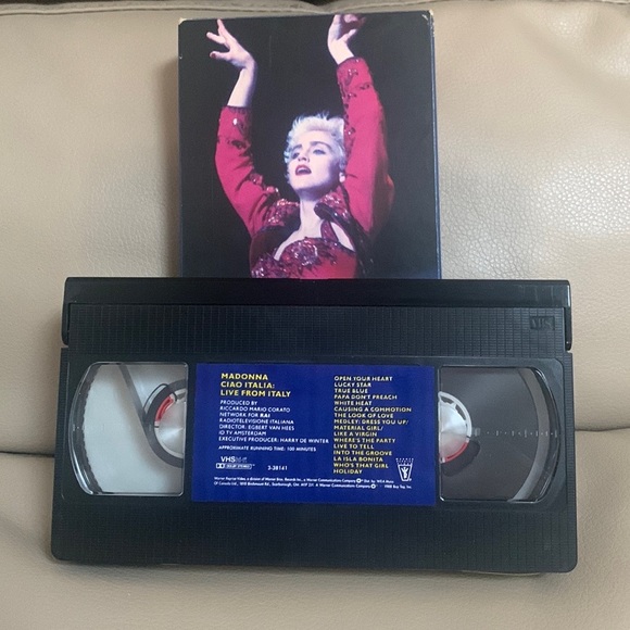 Live From Italy Madonna CIAO ITALIA 1988 VHS Cassette - Picture 3 of 3